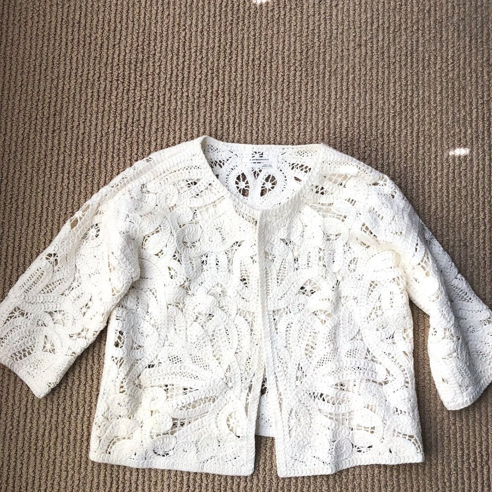 Anthropologie Brand, trendy white cover